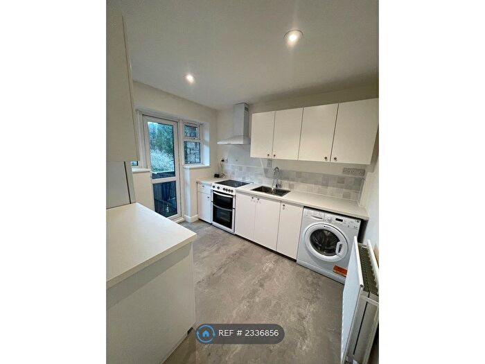 1 Bedroom Flat To Rent In Brookside House, Bath, BA1