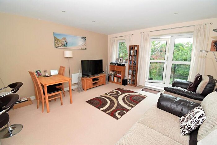 2 Bedroom Apartment To Rent In Victoria Way, Woking, GU21