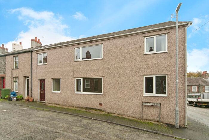 5 Bedroom End Of Terrace House For Sale In Tan Y Graig, Bangor, Gwynedd, LL57