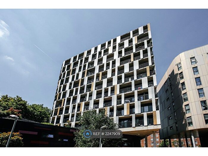 2 Bedroom Flat To Rent In Atkins Square, London, E8