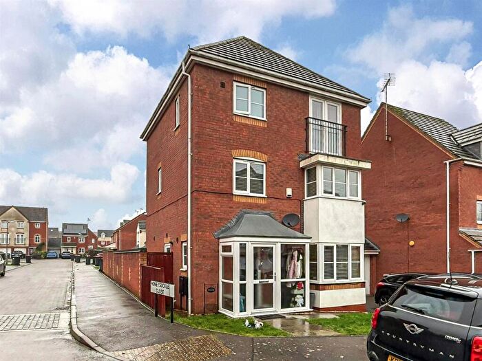 5 Bedroom Link Detached House For Sale In Passionflower Close, Bedworth * Five Bedrooms / Two En-Suites *, CV12