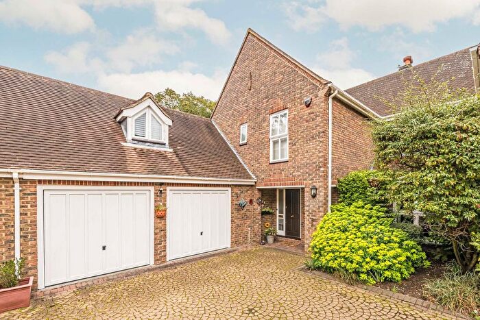 4 Bedroom Semi Detached House For Sale In Paget Place, Kingston Upon Thames, KT2