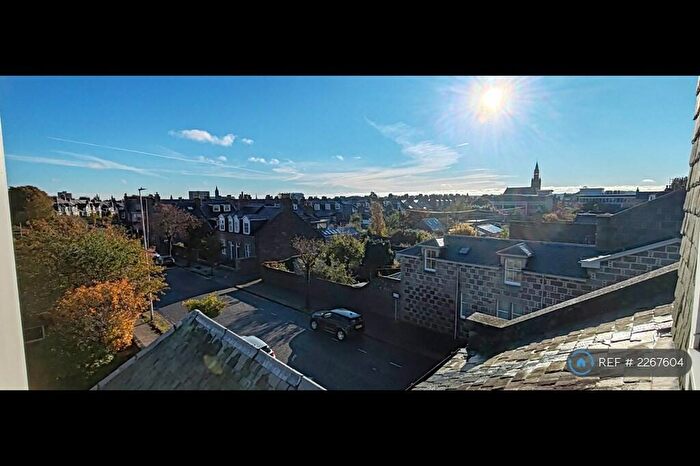 4 Bedroom Flat To Rent In Fountainhall Road, Aberdeen, AB15