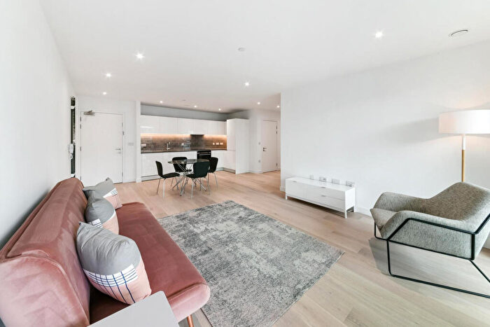 1 Bedroom Apartment To Rent In Russet House, Mercury Walk, London, E14