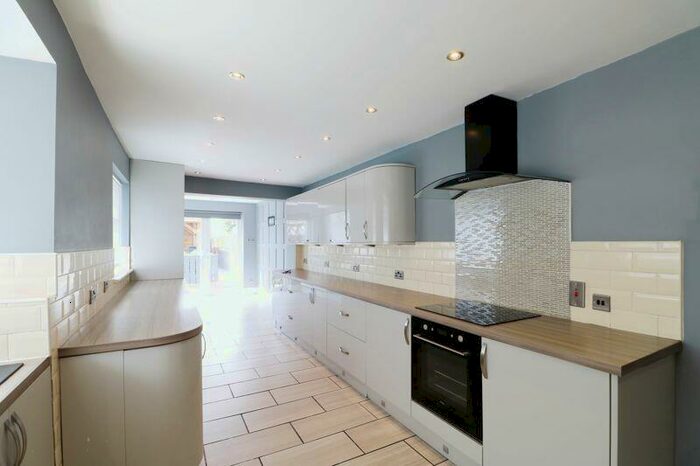 3 Bedroom Terraced House To Rent In Alliance Avenue, Hull, HU3