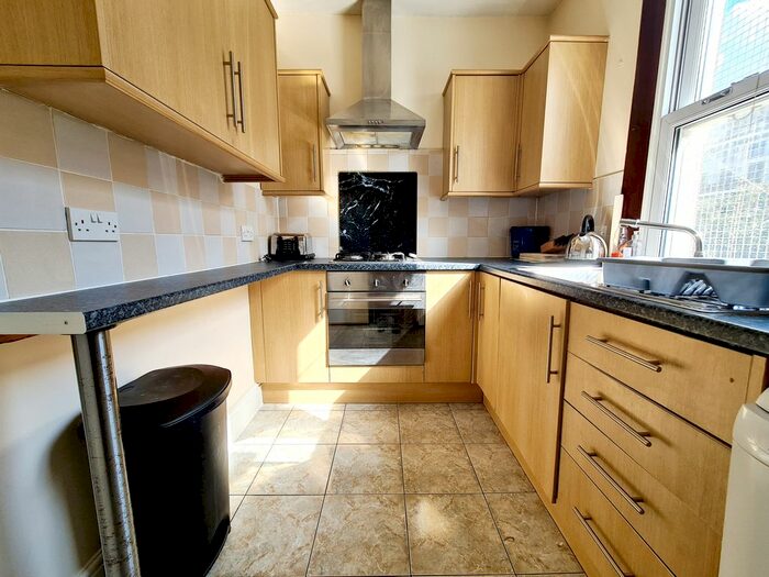 2 Bedroom Flat To Rent In Mortimer Road, Islington, N1