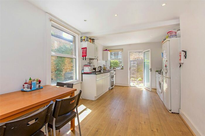 4 Bedroom Terraced House To Rent In Tintern Street, London, SW4