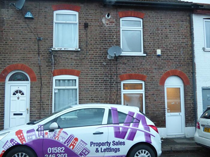 2 Bedroom Terraced House To Rent In Chase Street, Luton, LU1