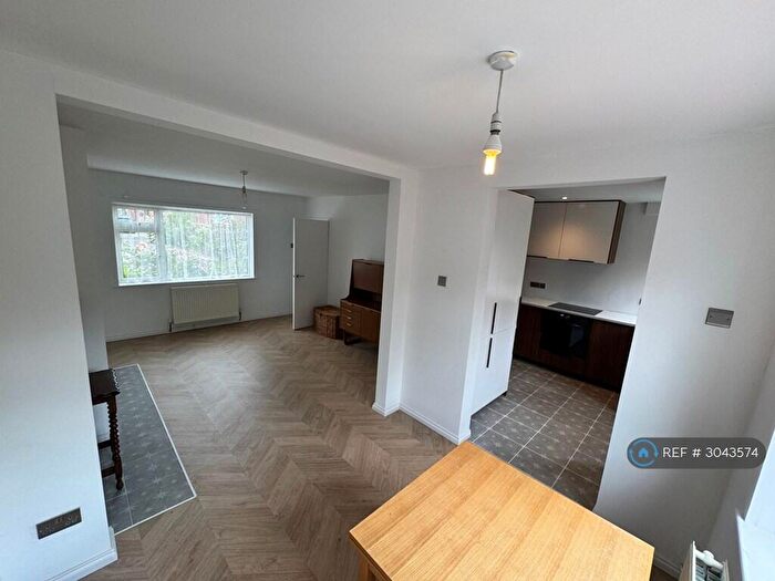 3 Bedroom Terraced House To Rent In Thirlmere Road, Chester, CH2