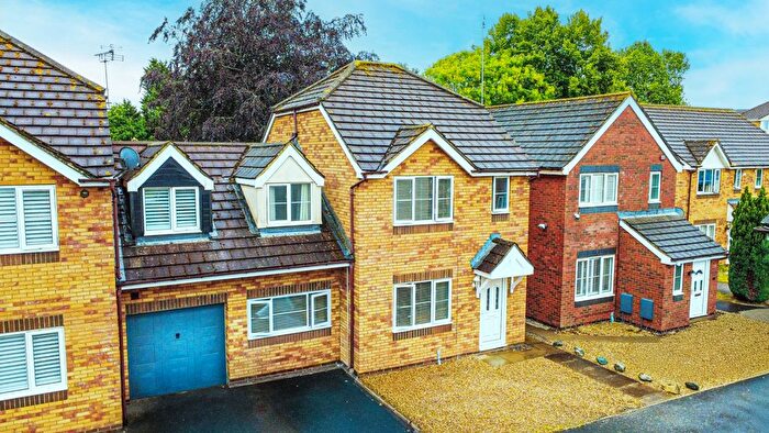 3 Bedroom Link Detached House For Sale In Bishop Fox Drive, Taunton., TA1