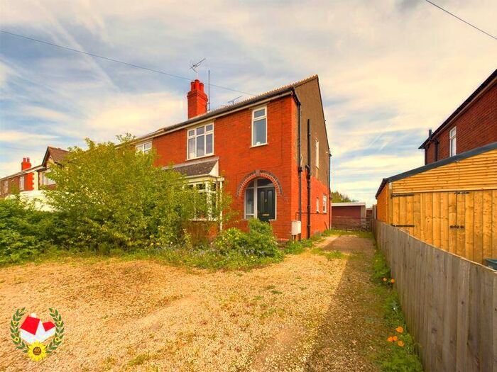 3 Bedroom Semi-Detached House For Sale In Bath Road, Hardwicke, Gloucester, GL2