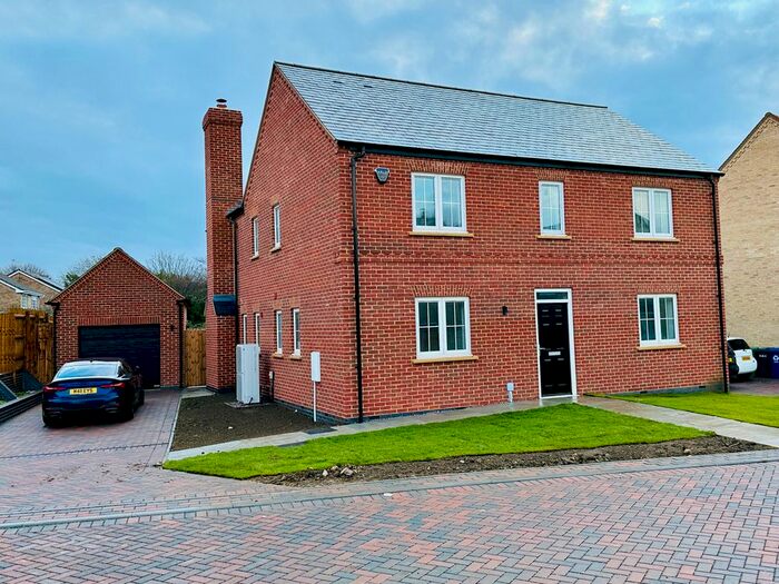 4 Bedroom Detached House For Sale In Kym View Close, Kimbolton, PE28