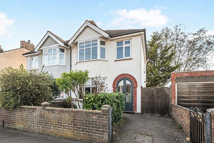 3 Bedroom Semi Detached House For Sale In Queen Alexandra Road, Bedford, MK41