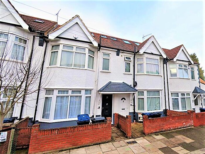 5 Bedroom Semi-Detached House To Rent In Babington Road, London, NW4
