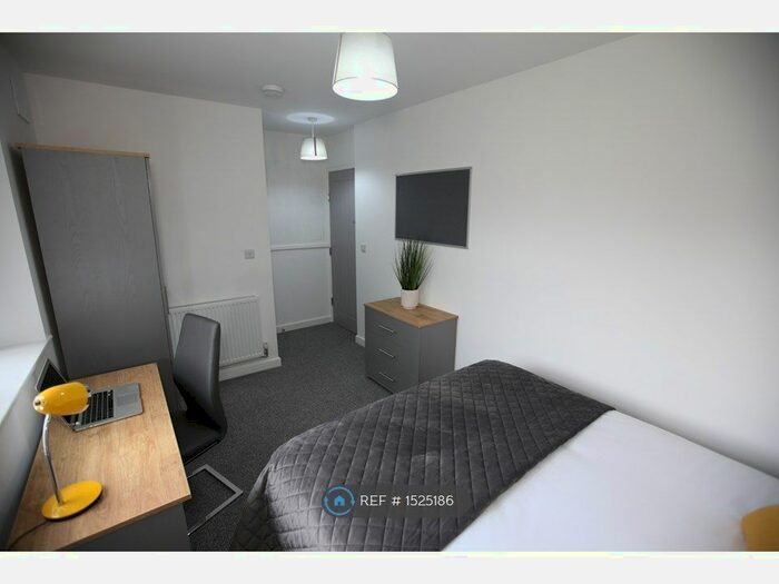 5 Bedroom Terraced House To Rent In Glenrosa Walk, Coventry, CV4