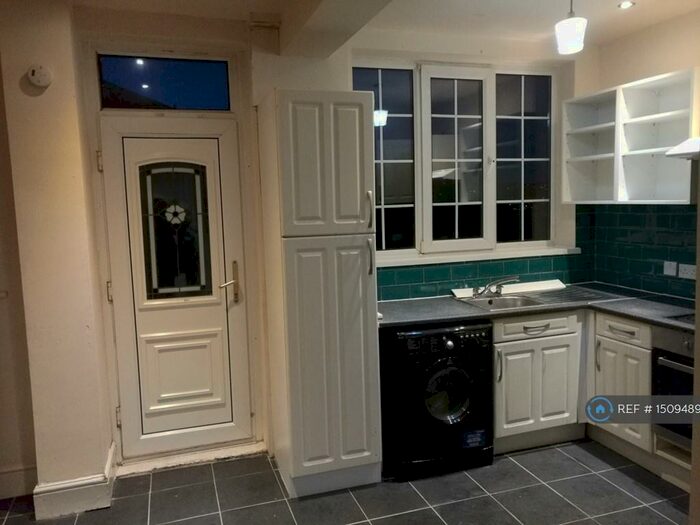3 Bedroom Terraced House To Rent In Whites Lane, Sheffield, S2