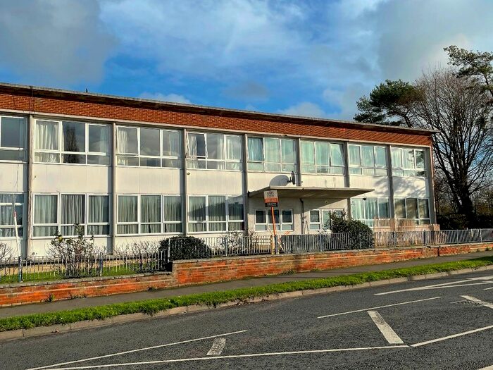 2 Bedroom Flat To Rent In St Christopher Court, Evesham, WR11