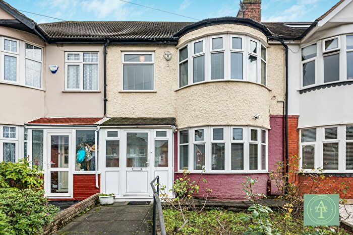 3 Bedroom Terraced House For Sale In Crescent Road, Barnet, EN4