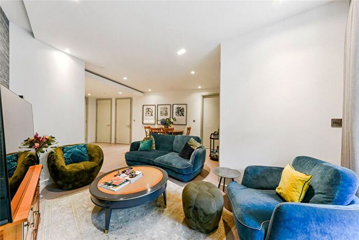 2 Bedroom Flat For Sale In Newcastle Place, London, W2