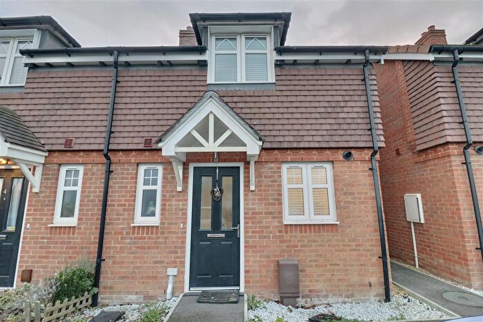 2 Bedroom End Of Terrace House For Sale In Enderlie Close, Emsworth, PO10