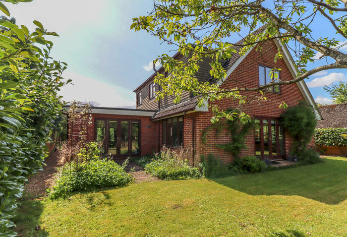 4 Bedroom Detached House For Sale In Chilbolton, Stockbridge, Hampshire, SO20
