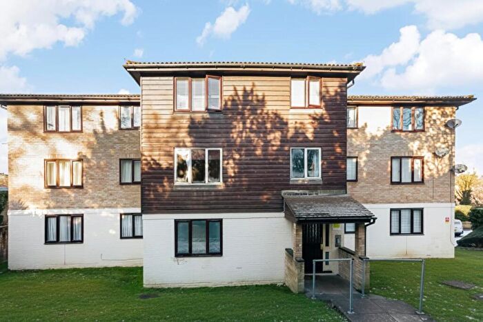 1 Bedroom Apartment For Sale In Fairbairn Close, Purley, CR8