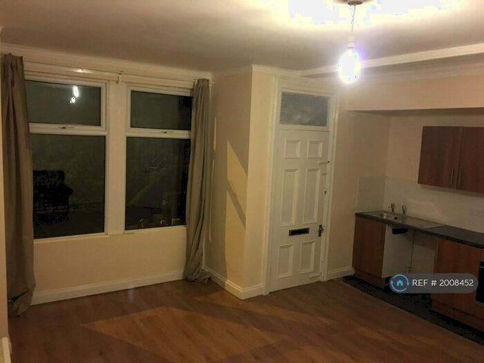 1 Bedroom Flat To Rent In Stanningley Road, Leeds, LS12