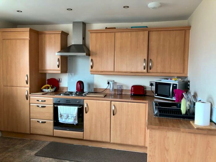 2 Bedroom Apartment To Rent In Palatine House, LN2