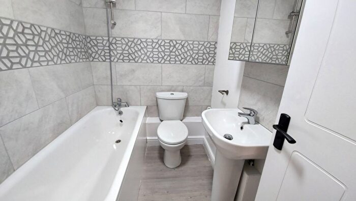 1 Bedroom Flat To Rent In Upper Clapton Road, London, E5