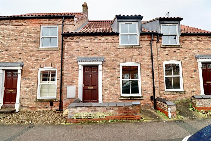 2 Bedroom End Terrace House To Rent In Hallgate, Pocklington, YO42