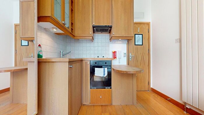 Studio To Rent In Cartwright Gardens, London, WC1H