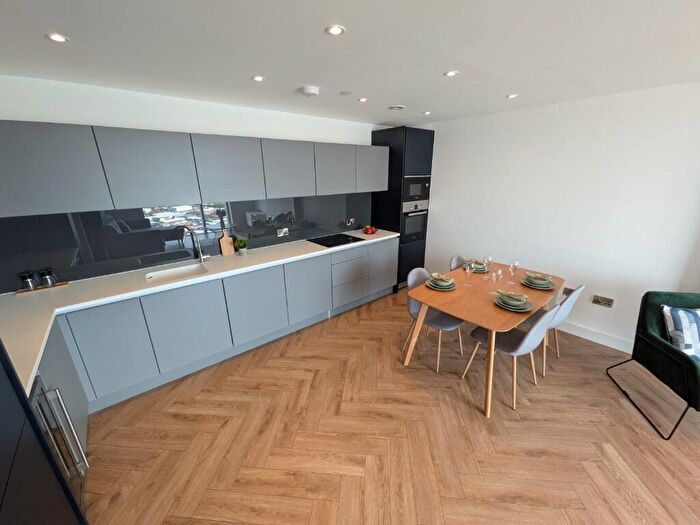 2 Bedroom Flat To Rent In Anaconda Cut, Greengate, M3