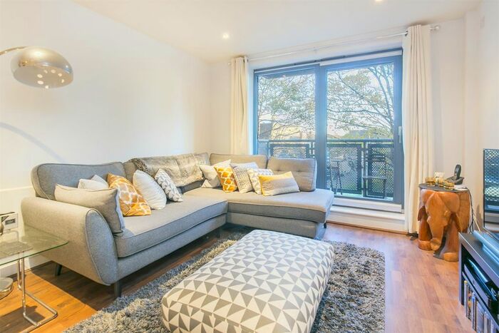 1 Bedroom Flat To Rent In Vista House, Colliers Wood, SW19