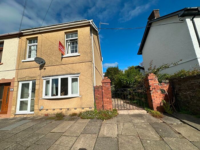 3 Bedroom Semi-detached House For Sale In Randell Square, Burry Port, SA16