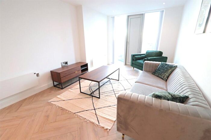 2 Bedroom Apartment To Rent In Chester Road, Manchester, M15