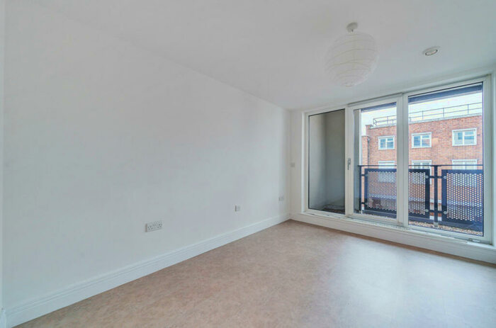2 Bedroom Apartment To Rent In Sherman Road, Bromley, BR1