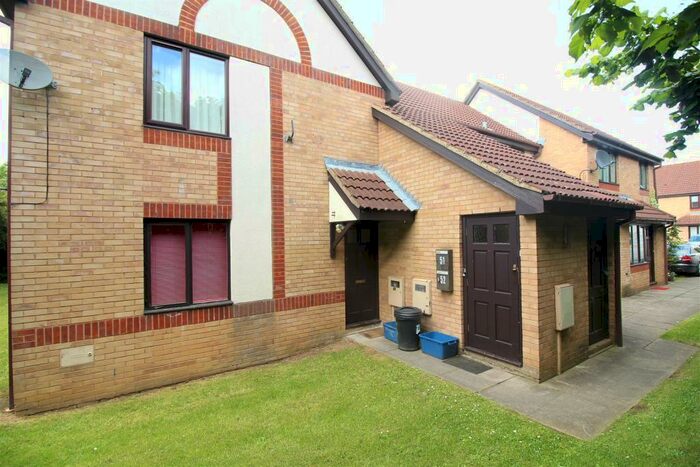 1 Bedroom Maisonette To Rent In Pimpernel Grove, Walnut Tree, Milton Keynes, MK7