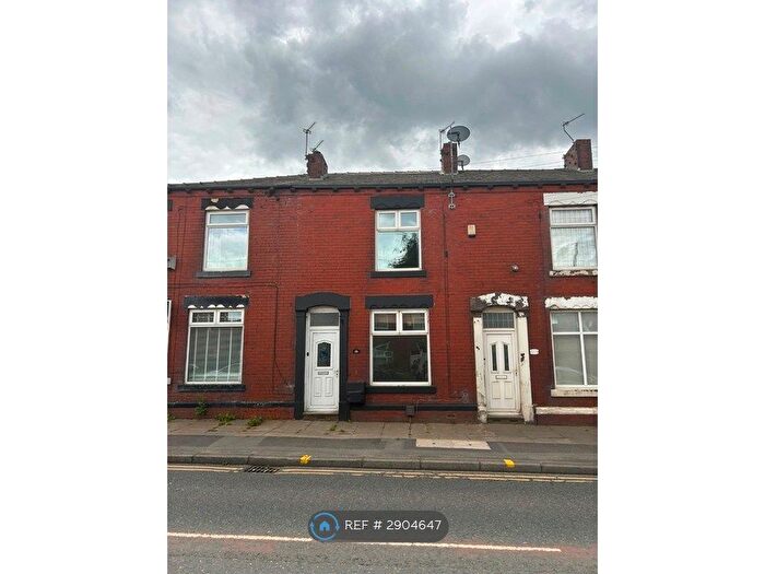 2 Bedroom Terraced House To Rent In Shaw Road, Oldham, OL2