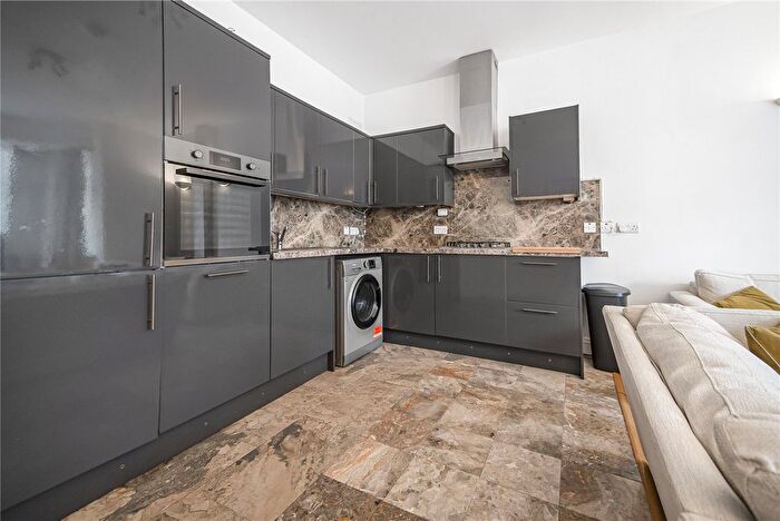 3 Bedroom Flat To Rent In Montana Road, London, SW17