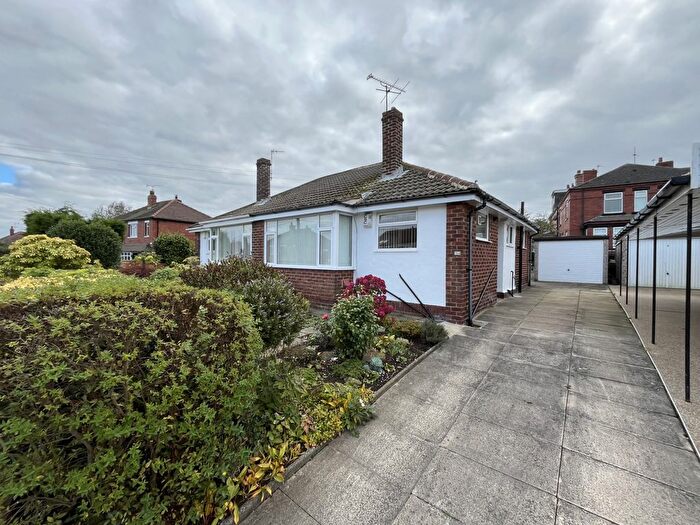 2 Bedroom Bungalow To Rent In Greenmoor Avenue, Lofthouse, WF3