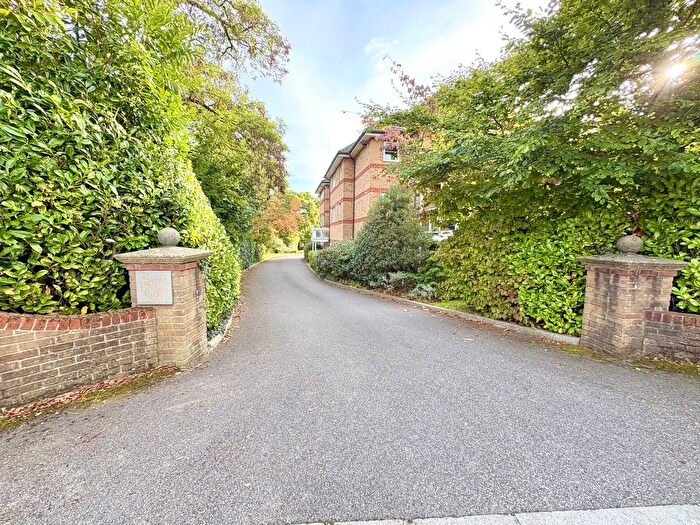 2 Bedroom Flat For Sale In Bournemouth Road, Poole, BH14