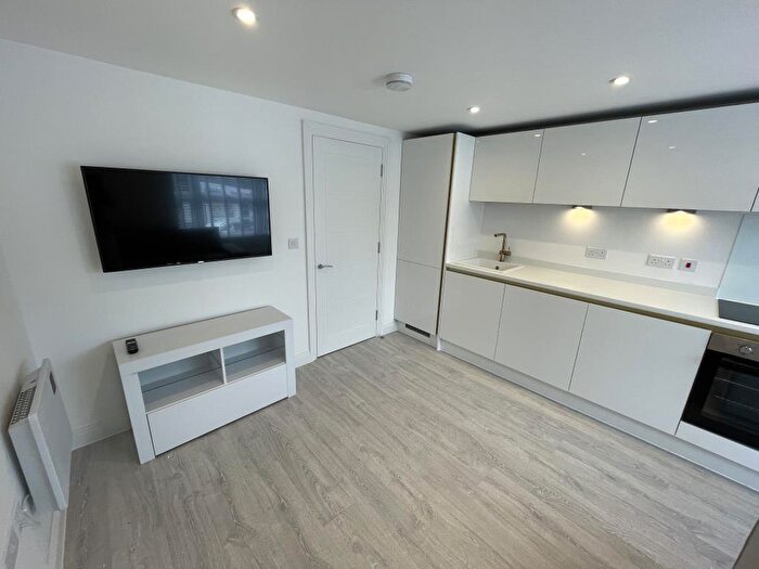 1 Bedroom Flat To Rent In Bridge Street, Caversham, RG4