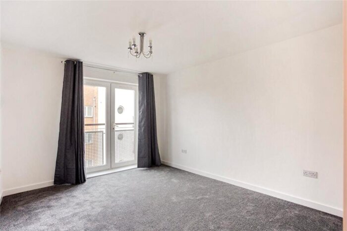 2 Bedroom Flat To Rent In Chertsey House, Bridge Wharf, Chertsey, KT16