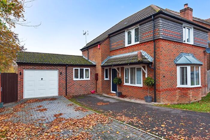 3 Bedroom Detached House To Rent In Foxs Furlong, Basingstoke, RG24