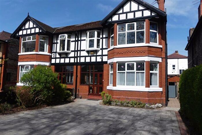 7 Bedroom House To Rent In Mauldeth Road, M20