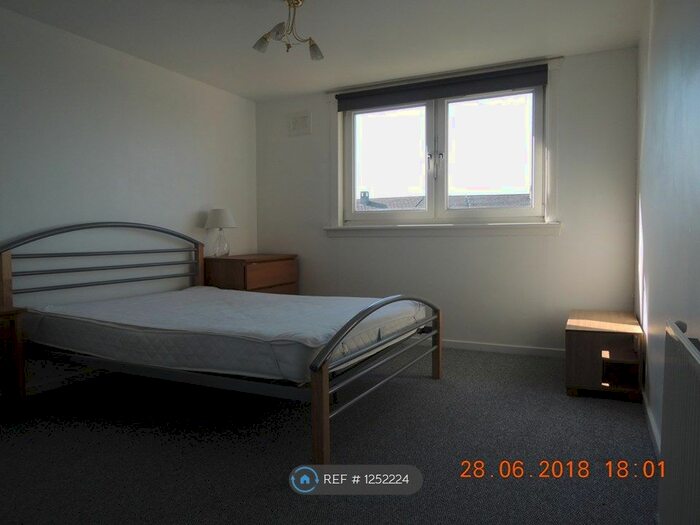 2 Bedroom Flat To Rent In Oxgangs Avenue, Edinburgh EH13