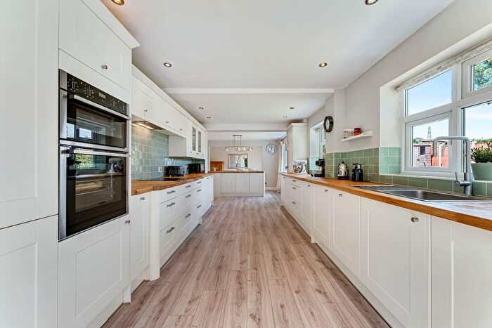 5 Bedroom Detached House For Sale In Hall Lane, Widnes, WA8
