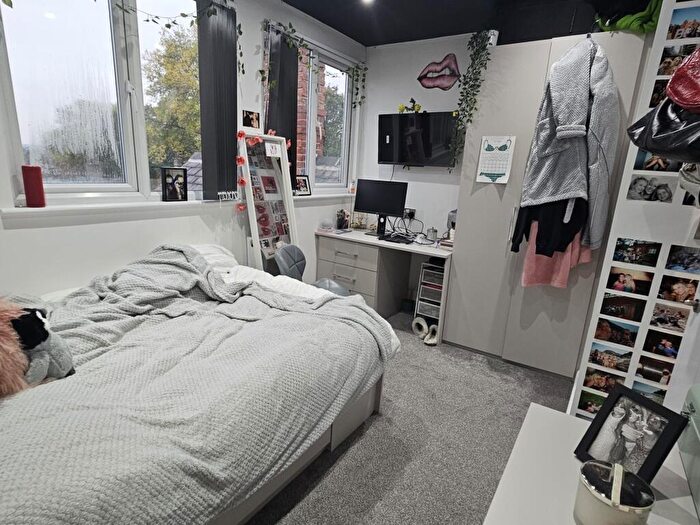 9 Bedroom House To Rent In Regent Park Terrace, Leeds, LS6