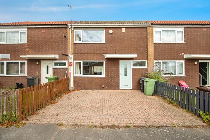 2 Bedroom Terraced House For Sale In Farndale Garth, Leeds, LS14