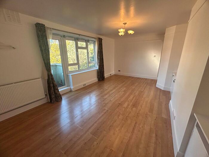 2 Bedroom Flat To Rent In Baizdon Road, SE3